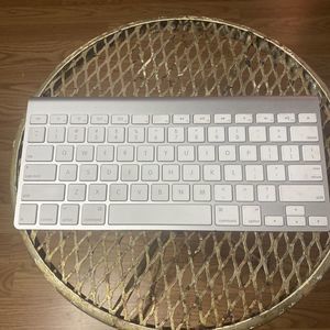 Apple A1314 Wireless Keyboard with Bluetooth for iMac / Mac / iPad Battery Style